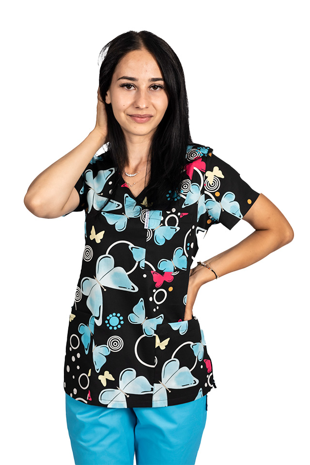 Zdravotnícky oblek Blackbutterfly s potlačenou blúzkou a elastickými nohavicami