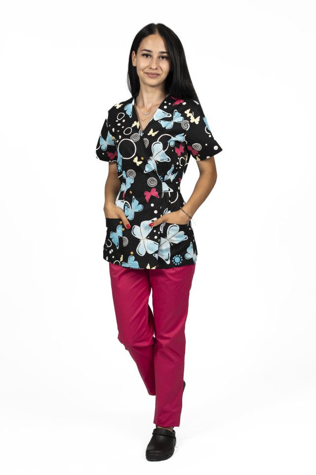 Lekárske kimono s čiernym motýľom a dvoma našitými vreckami 