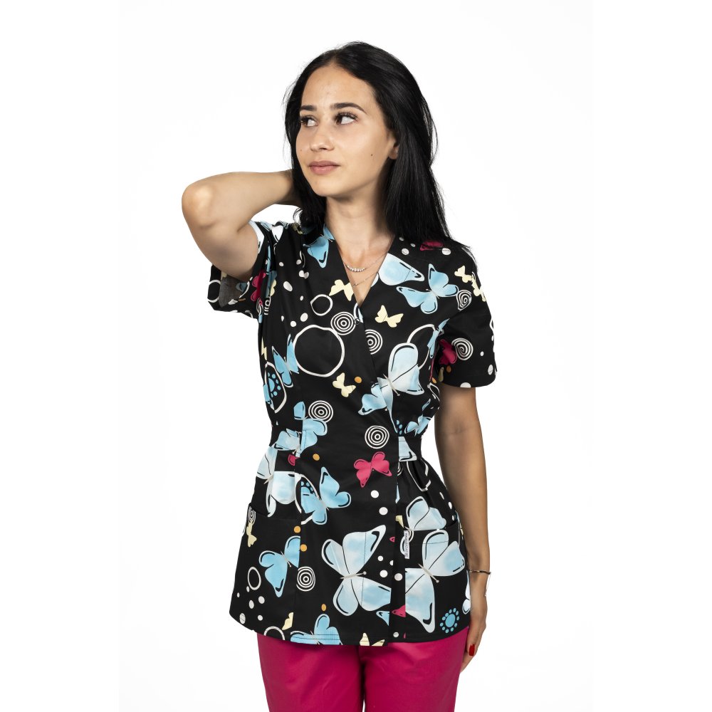 Lekárske kimono s čiernym motýľom a dvoma našitými vreckami 