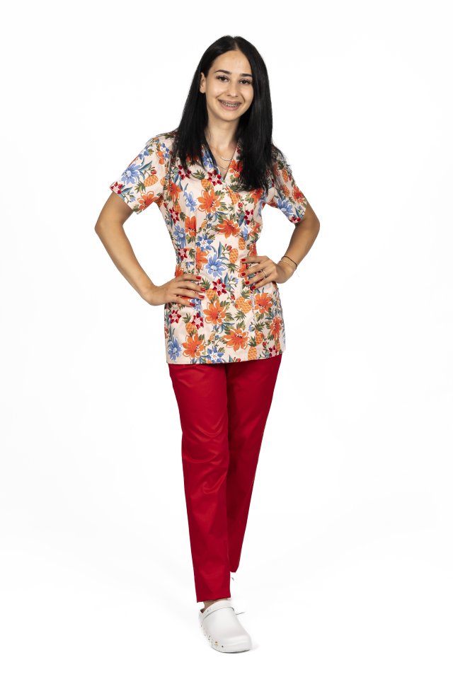 Lekárske kimono s kvetmi a dvoma našitými vreckami