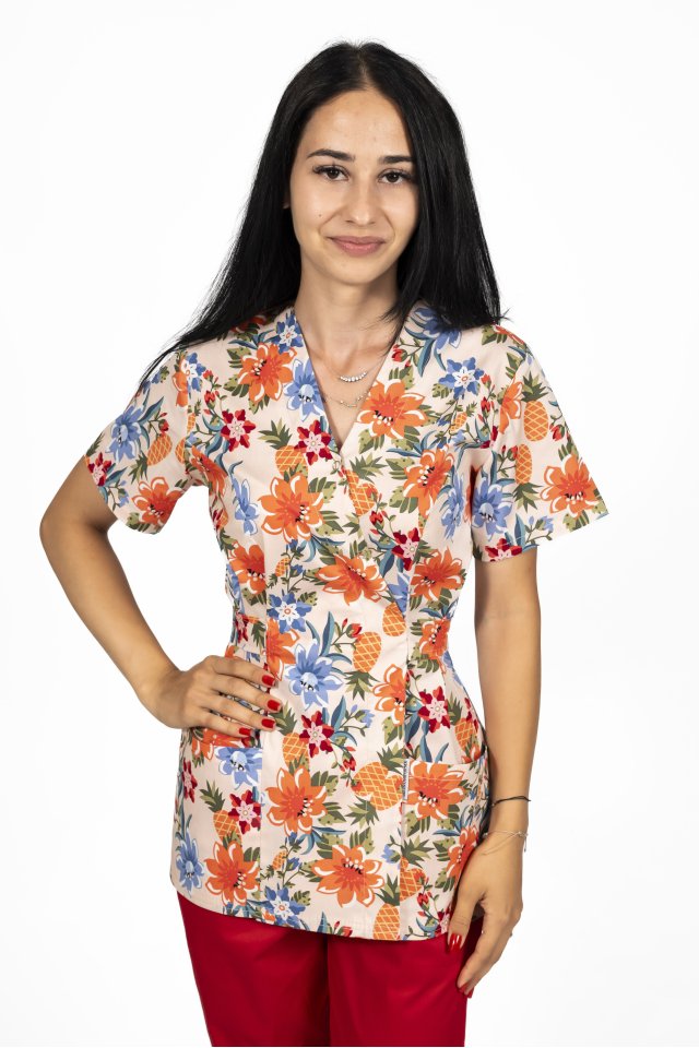 Lekárske kimono s kvetmi a dvoma našitými vreckami