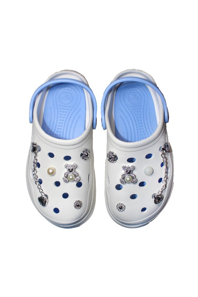 Biele lekárske dreváky s modrými detailmi pre ženy - Dreváky s aplikovanými detailmi