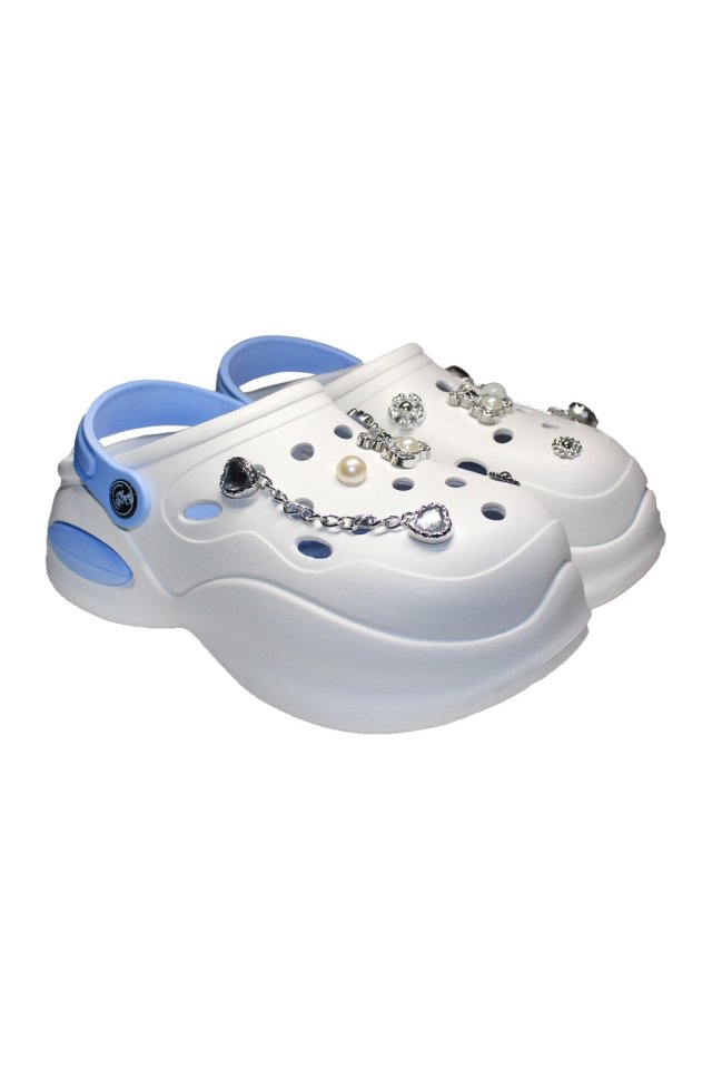 Biele lekárske dreváky s modrými detailmi pre ženy - Dreváky s aplikovanými detailmi