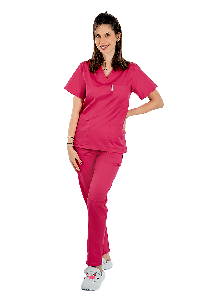 Cyklámenový lekársky plášť s kotvou v tvare V s tromi aplikovanými vreckami