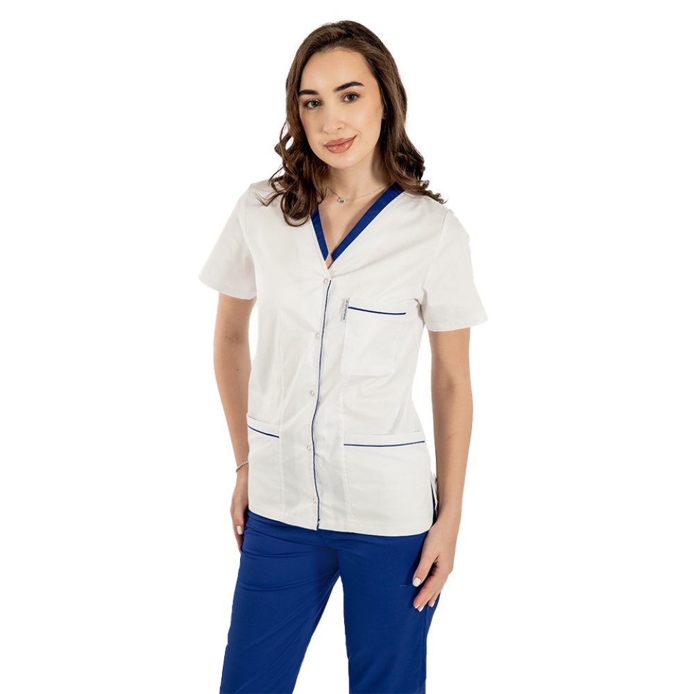 Biely elastanový lekársky plášť s modrým lemovaním, cvočkami a tromi našitými vreckami