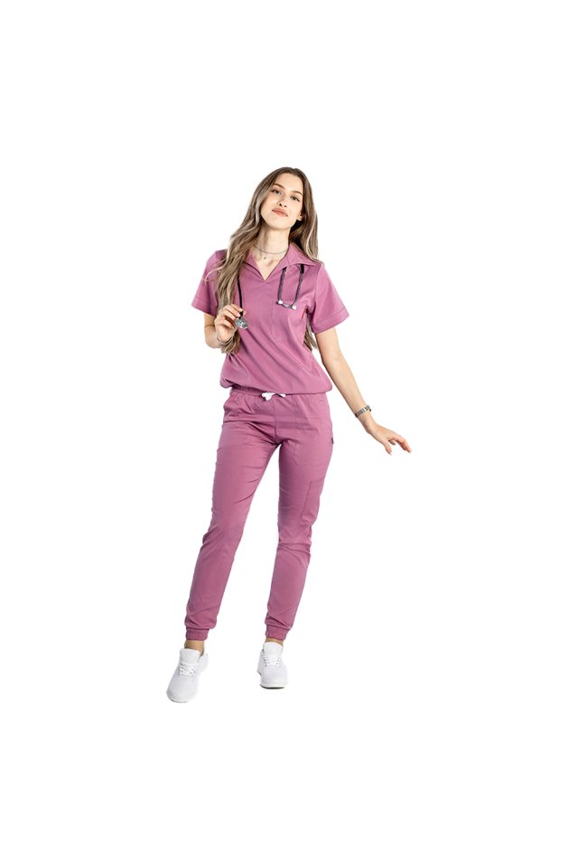 Púdrovo ružový strečový lekársky oblek na polo s blúzkou do V a nohavicami typu jogger so sťahovacou šnúrkou a gumou